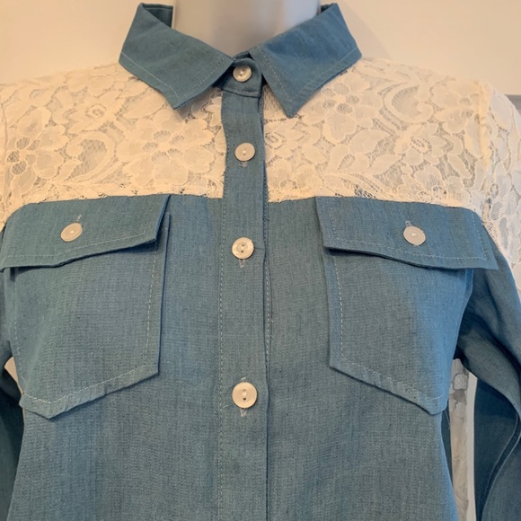 Woman blouse - Picture 2 of 5